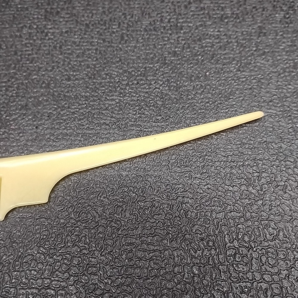 Vintage 8" Plastic Professional Style Teasing Comb Pick