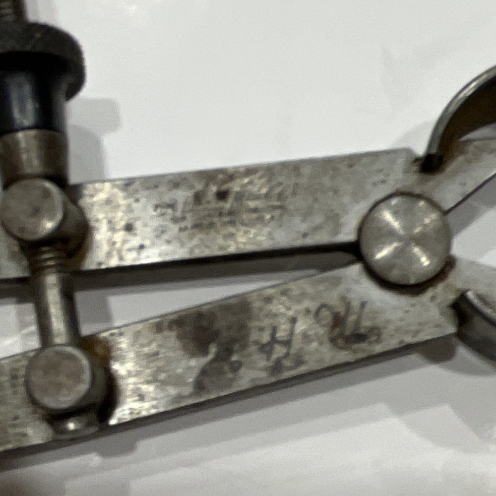 Spring Joint Divider Caliper with Adjustment Screw