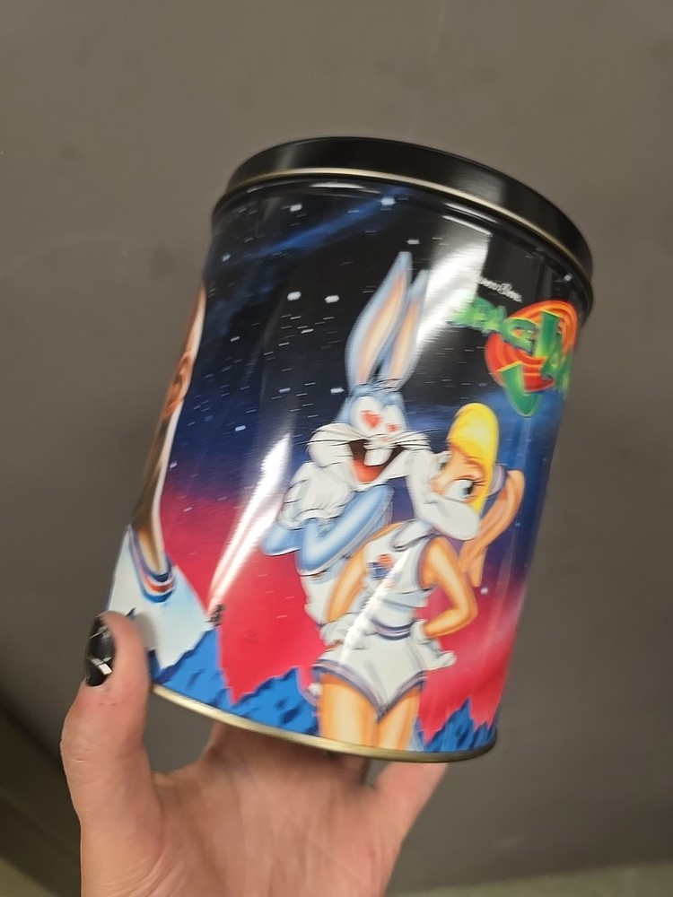 Michael Jordan Warner Bros. 1996 Space Jam Tin Nice!