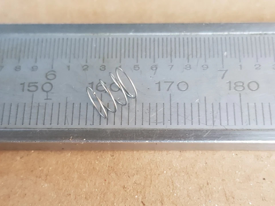 200 pcs Compression Spring OD 5mm x 5mm Wire OD: 0.1mm . soft strength. M193