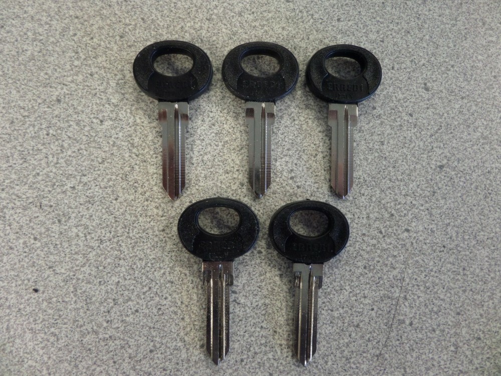 ERREBI YMNY MERCEDES YM24 BLACK PLASTIC HEAD KEY 5 PACK
