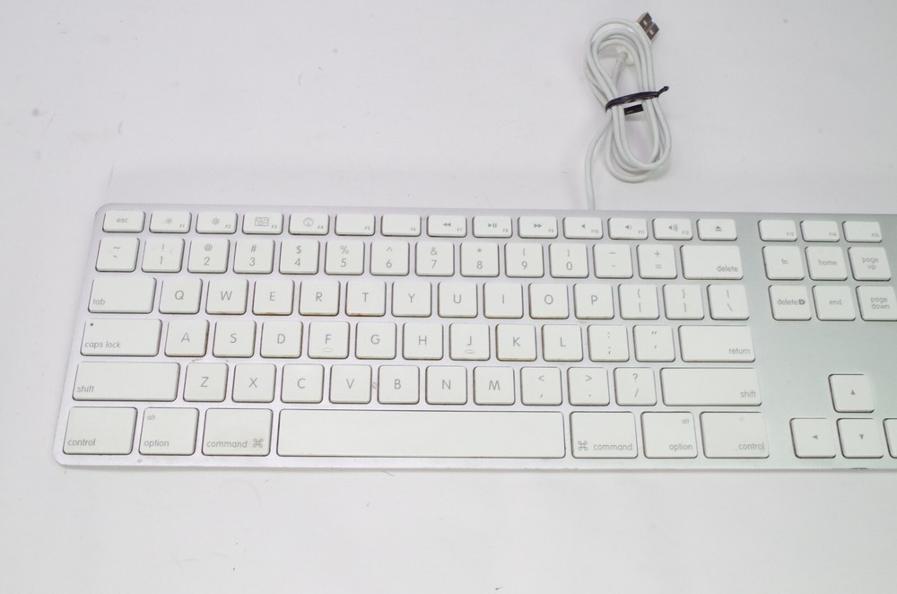 Apple Keyboard A1243 and Mouse Tested Cosmetic Damage