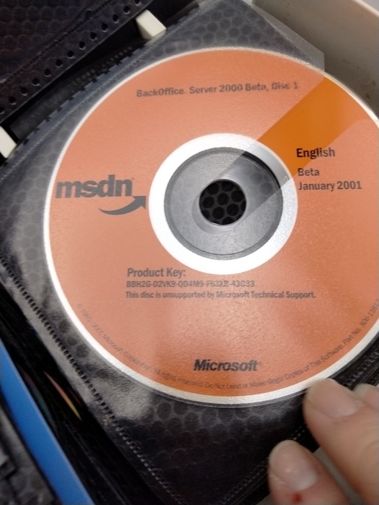 MSDN Software CD's Microsoft Windows 2000 server, Visual Studio Office Jan 2001
