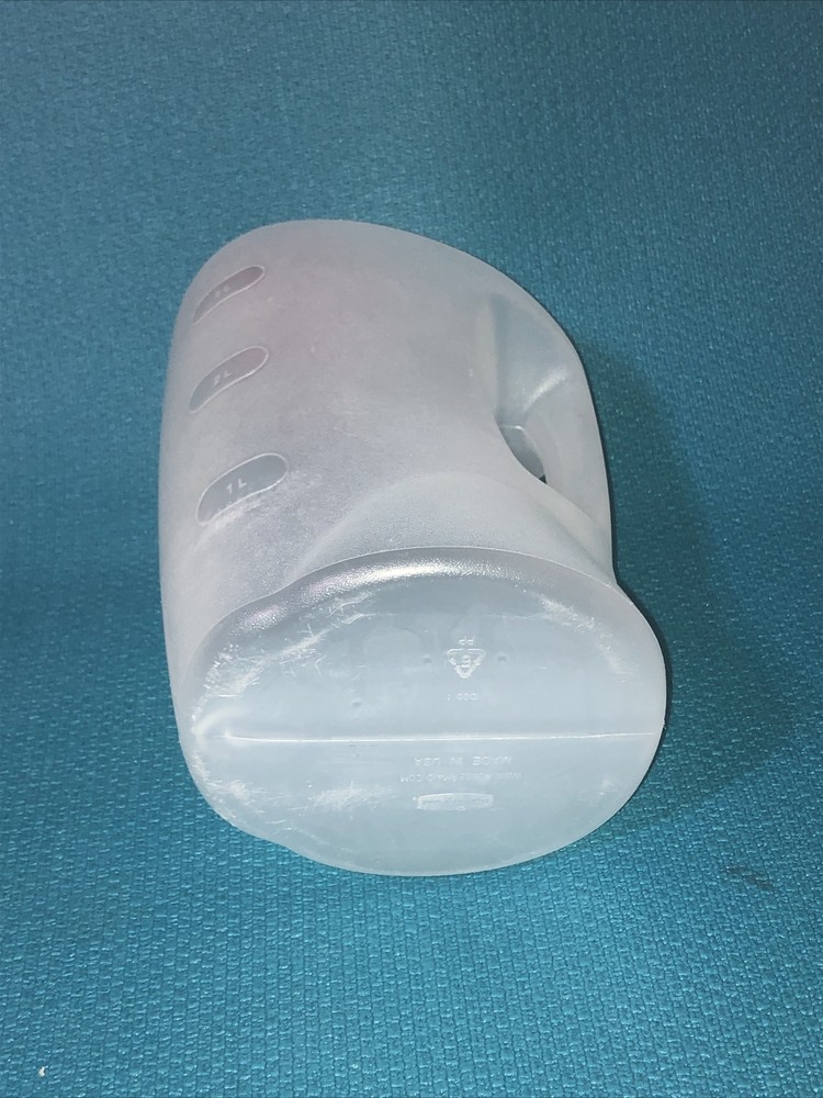 RUBBERMAID MIXERMATE 4 Qt. PITCHER ID00.