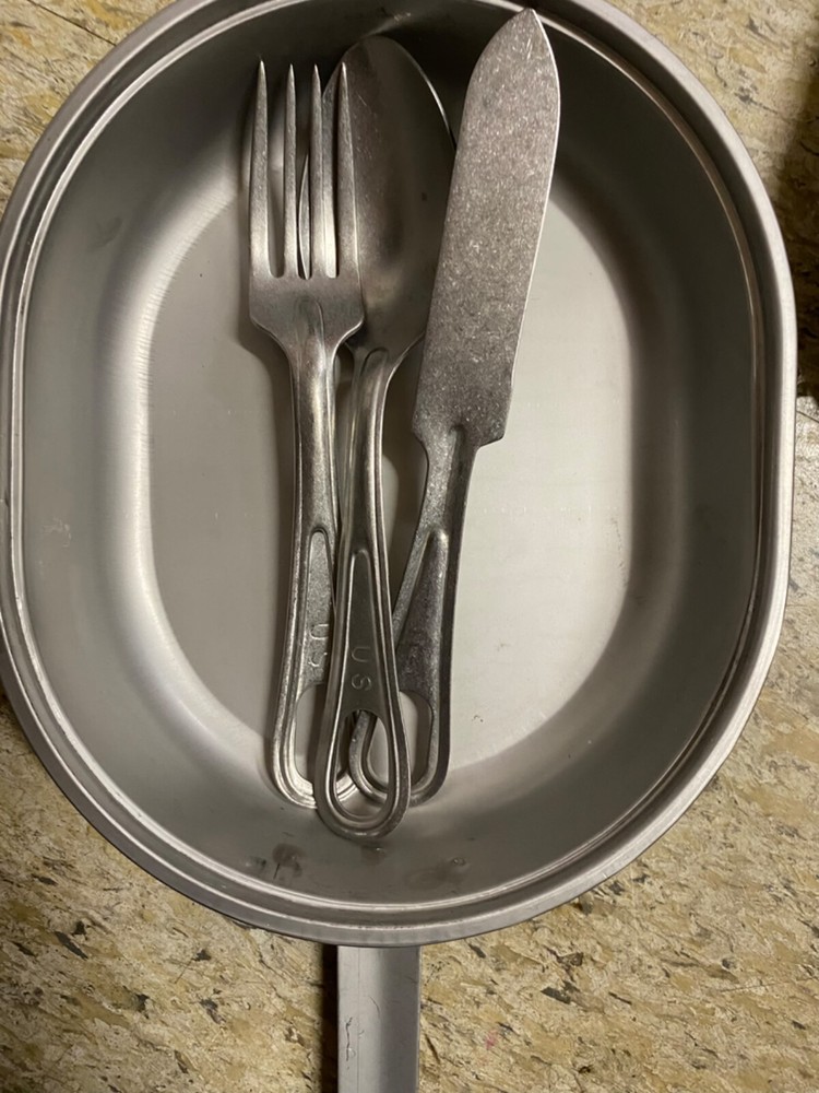 US MILITARY MESS KIT SET and SILVERWARE