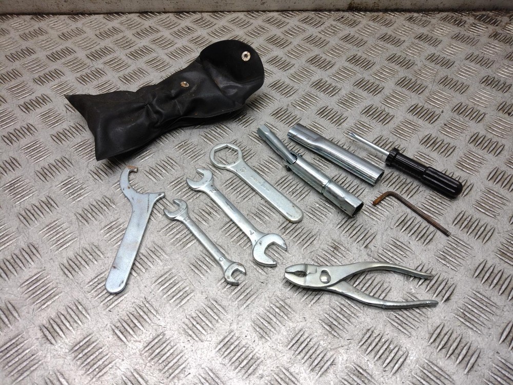 2010 SUZUKI SFV 650 GLADIUS Tool Kit
