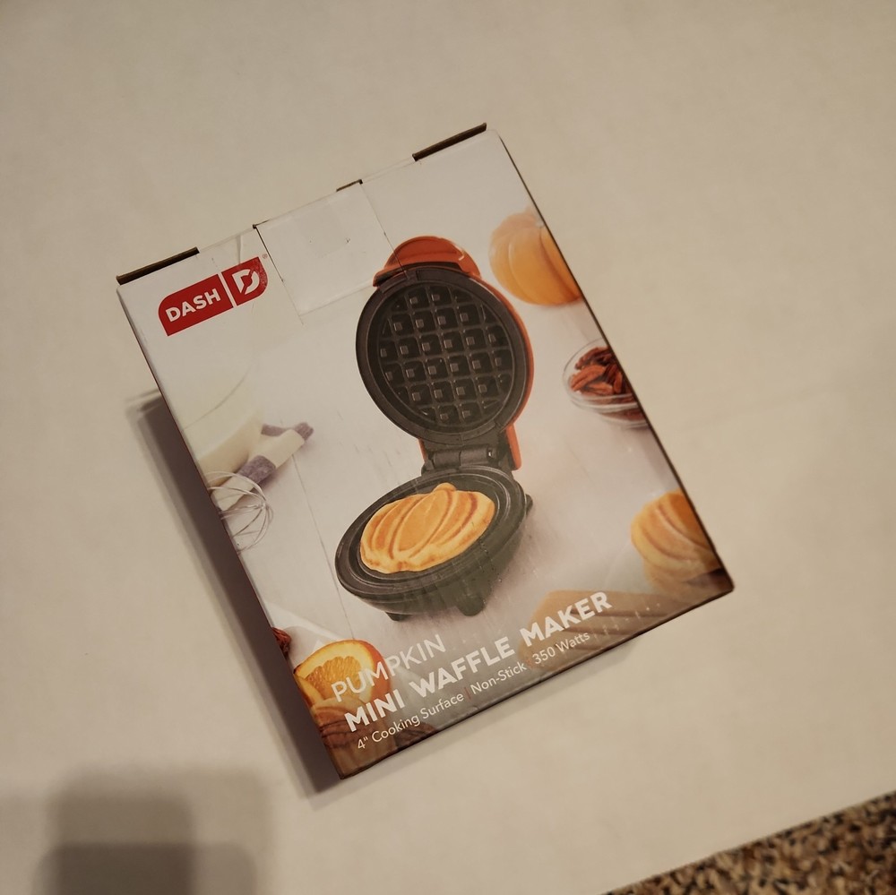 Dash DMWP001OR Mini Waffle Maker - Orange