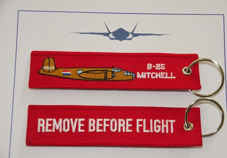 B-25 Mitchell keychain keyring bagage label