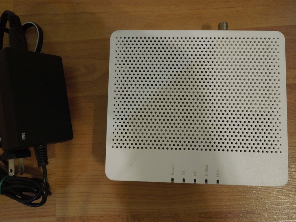 TECHNICOLOR TC4400-AM DOCSIS 3.1 CABLE MODEM