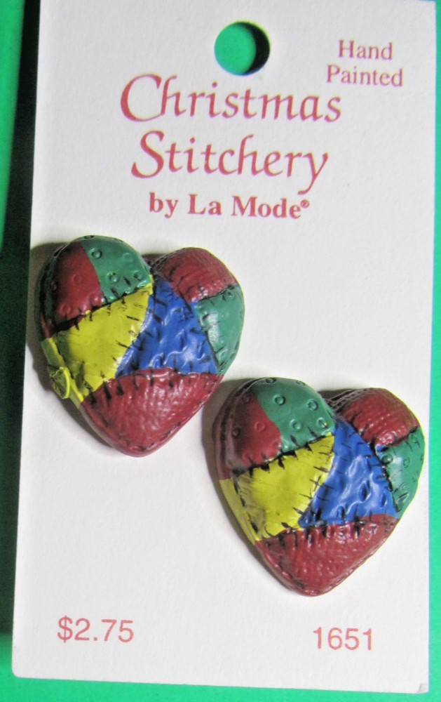 (2) LaMODE 1" CHRISTMAS STITCHERY PATCHWORK HEARTS PLASTIC SHANK BUTTONS NOS-2/1