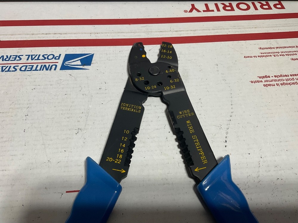 Crimping Tool with Wire Stripper — made in Taiwan