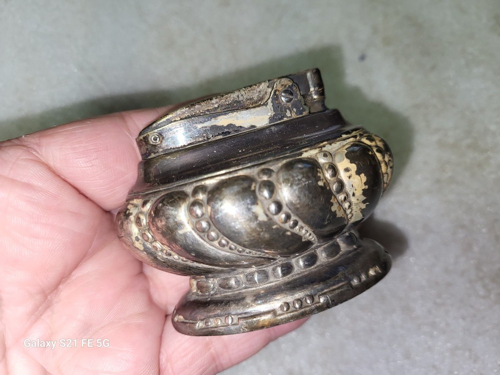 3 Vintage Ronson Crown Table Top Cigarette Lighters As Is