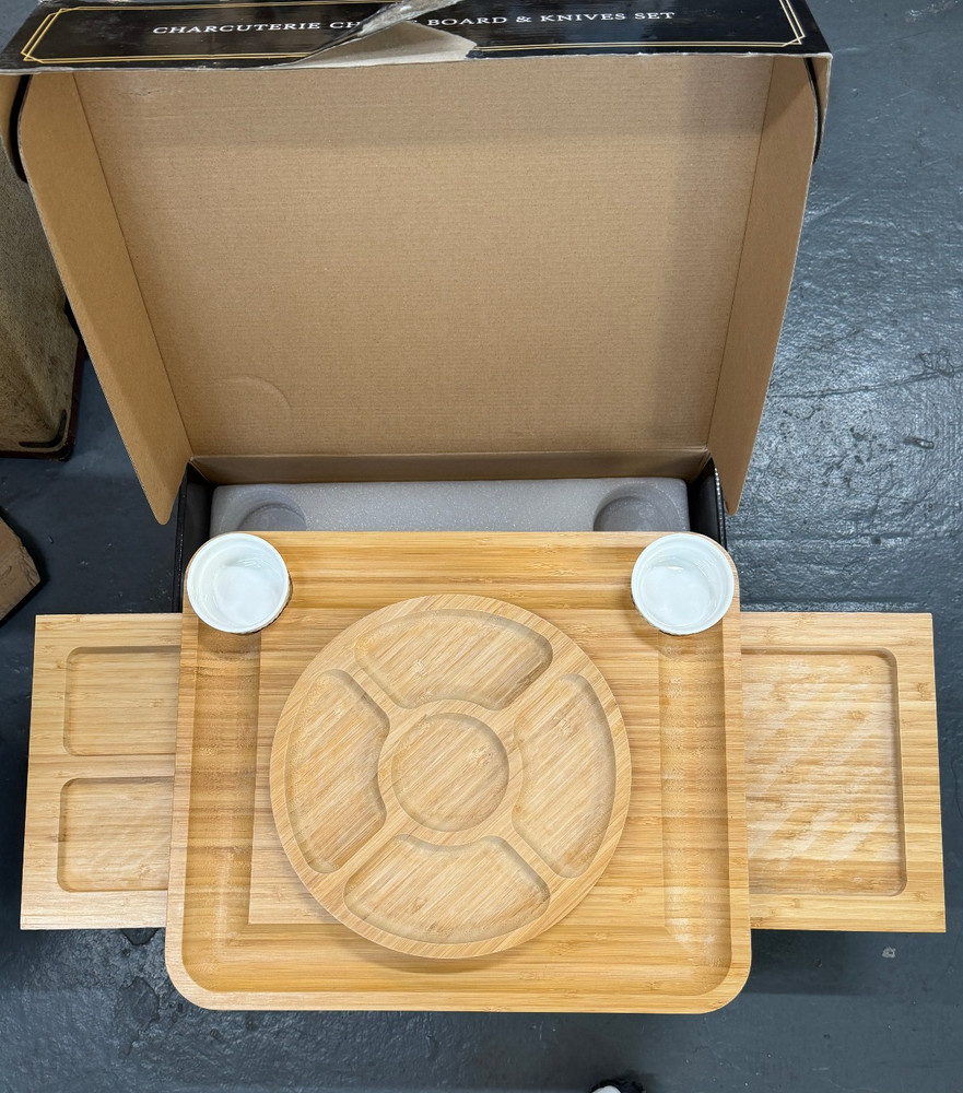 Smirly Premium Bamboo 3 Side Cheeseboard Set- New *CHECK