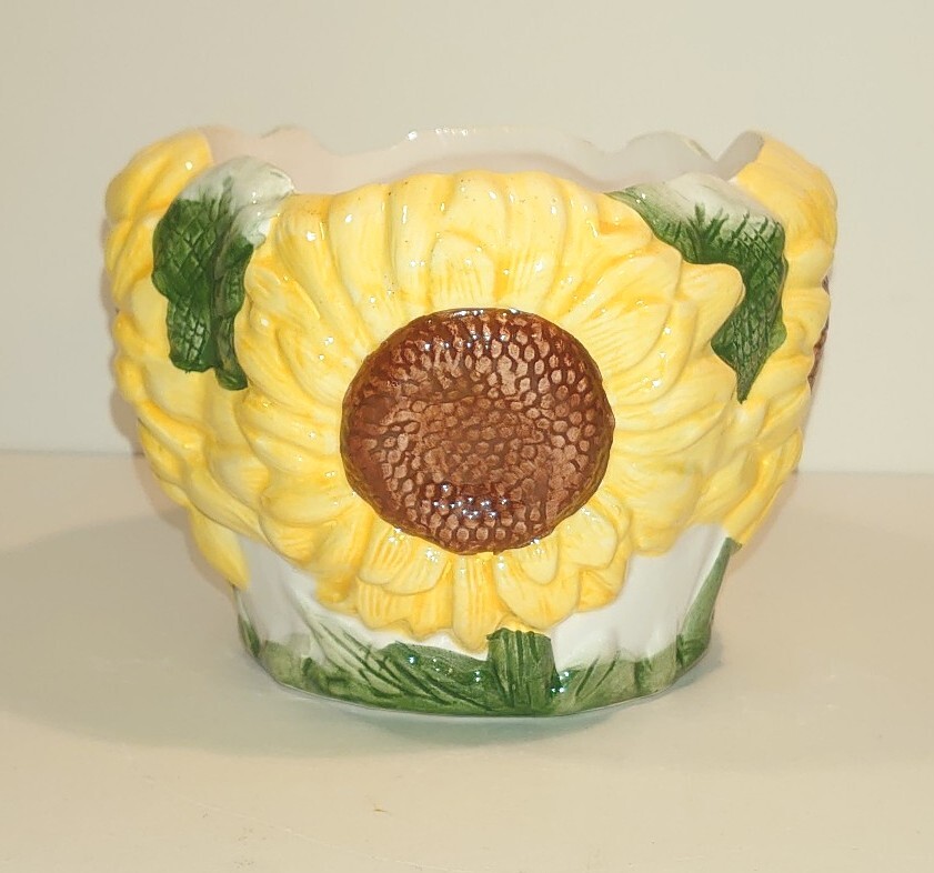 Ceramic Sunflowers Design Planter Bowl 5.5" Diameter x 4.5" Tall EUC