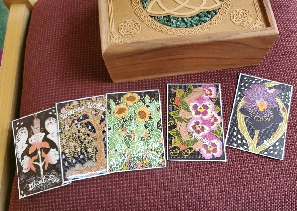 Original, creative Botanical Blessings Oracle Deck & Aventurine-trim Box