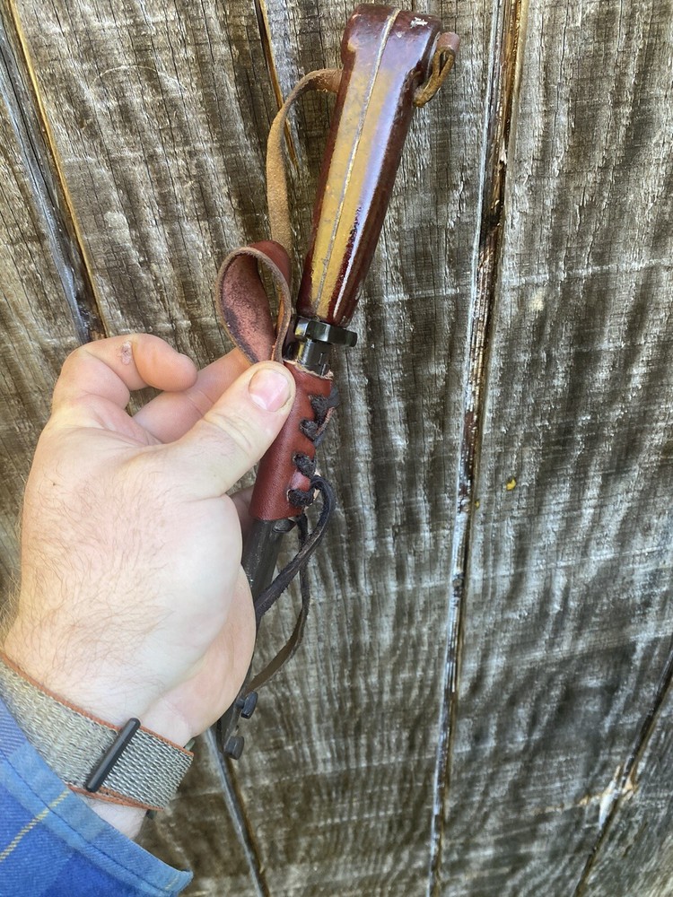 Russian/ Soviet/Romanian bayonet Leather Frog