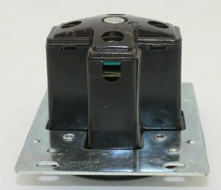 Eagle 1257 Flush Grounding Receptacle NEMA 14-30
