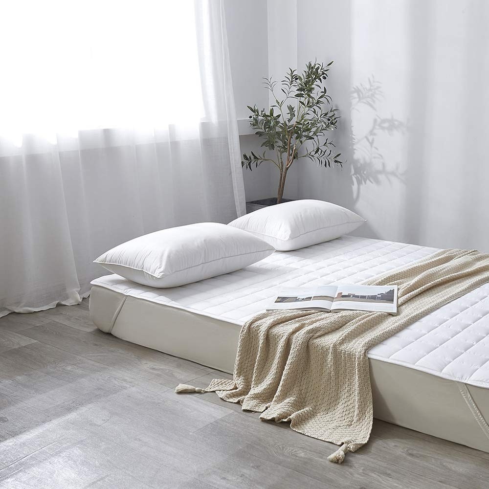 Queen Size Mattress Pad Protector Topper - Microfiber Breathable Cover with E...