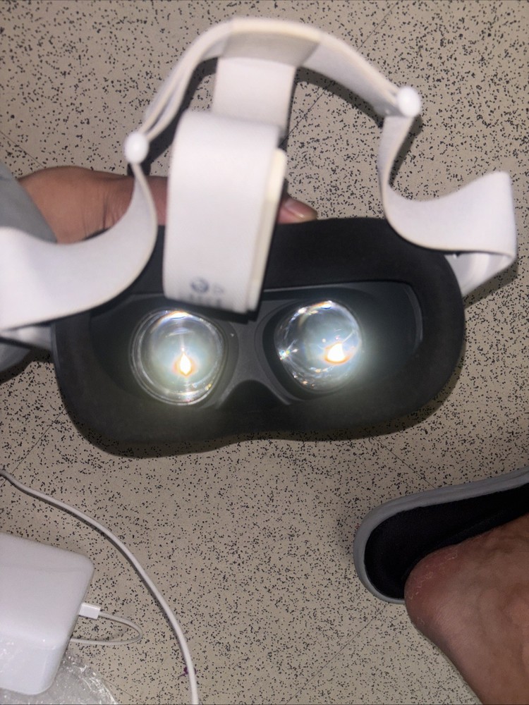 Read!!!! Meta Oculus Quest 2 VR Headset 64GB, White - HEADSET ONLY