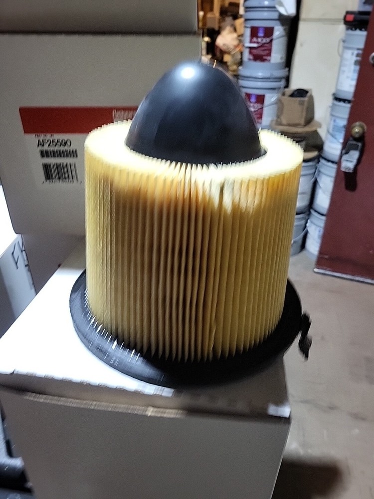 NOS Fleetguard AF25590 Air Filter