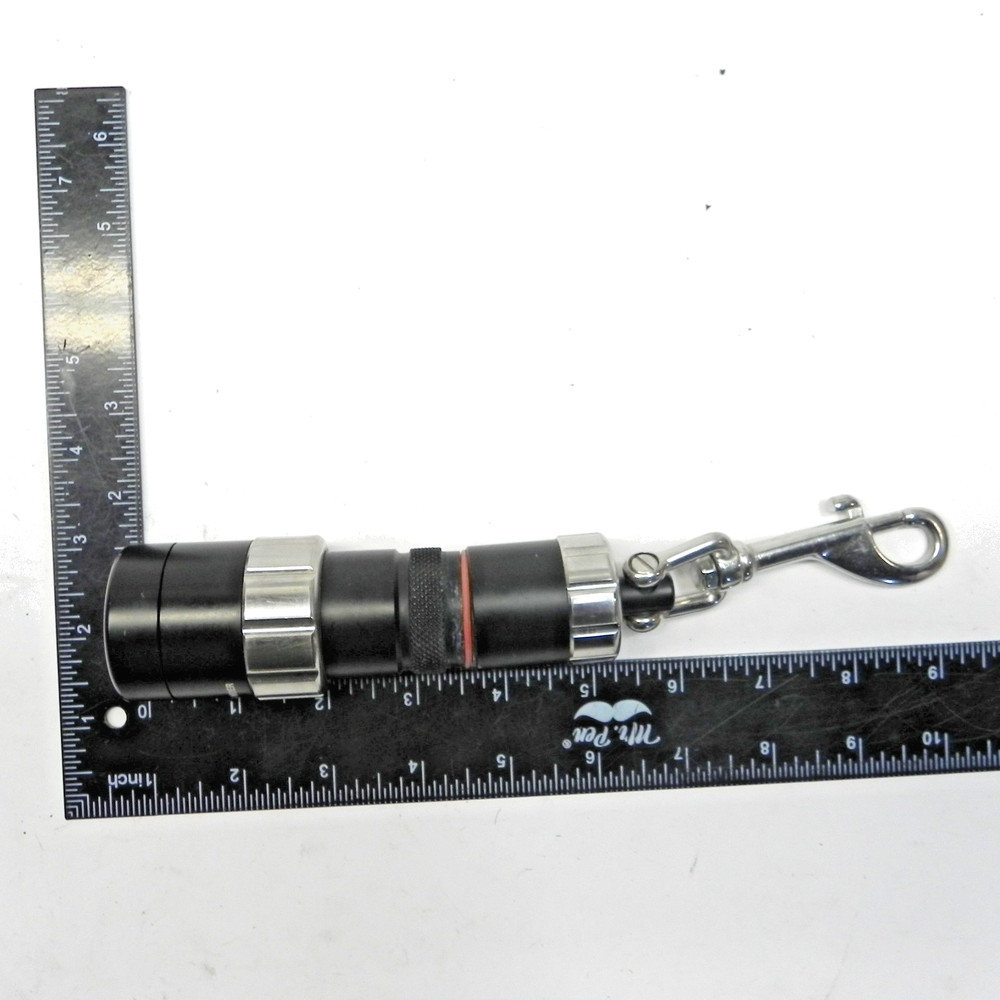 HIGHLAND THUG UNDERWATER DIVE FLASHLIGHT USED BATTERY LEAKED UNTESTED