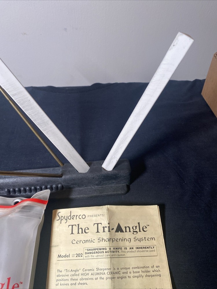 Vintage Spyderco Tri-Angle Ceramic Sharpening System Model #202 Patent Pending