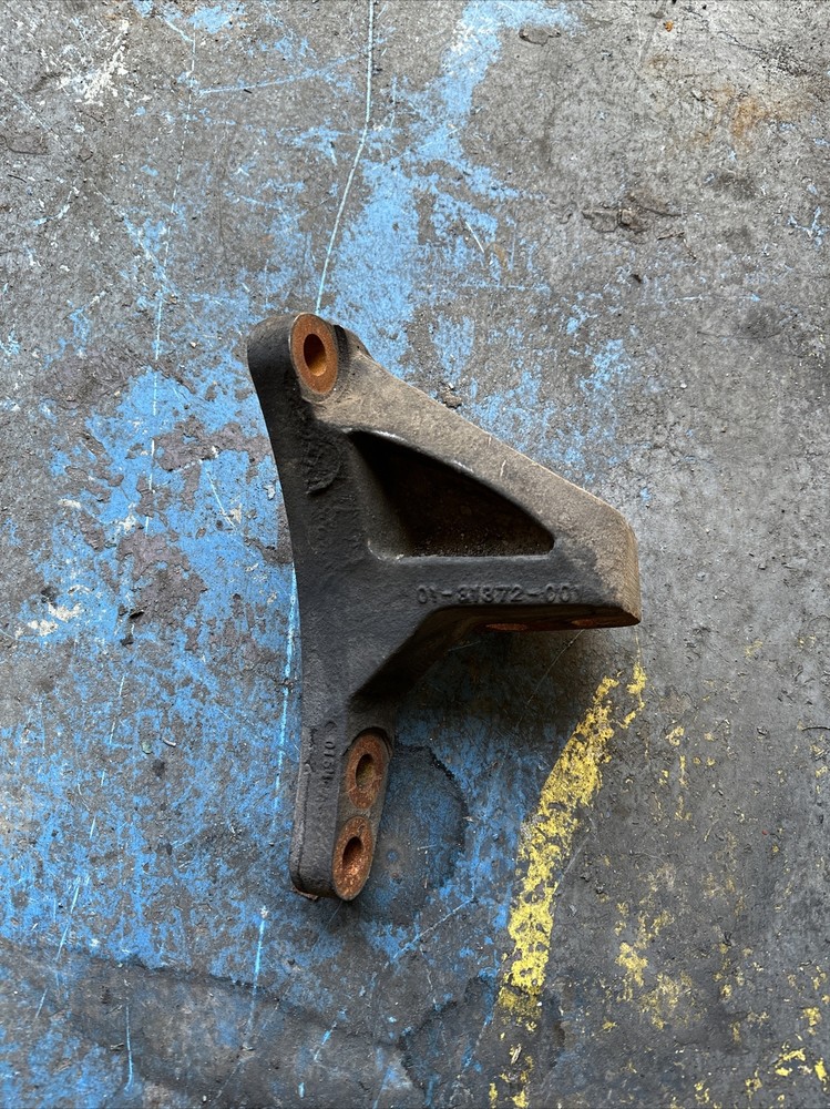 Detroit DD15 Engine Rear Mount 01-31372-001