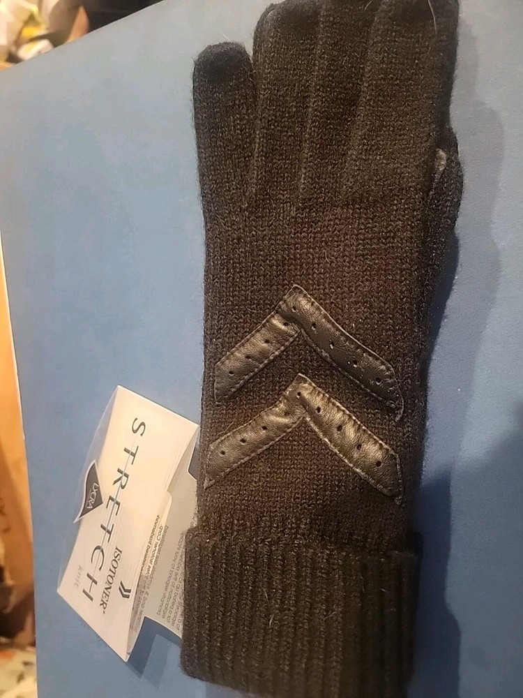 Isotoner Stretch Gloves.