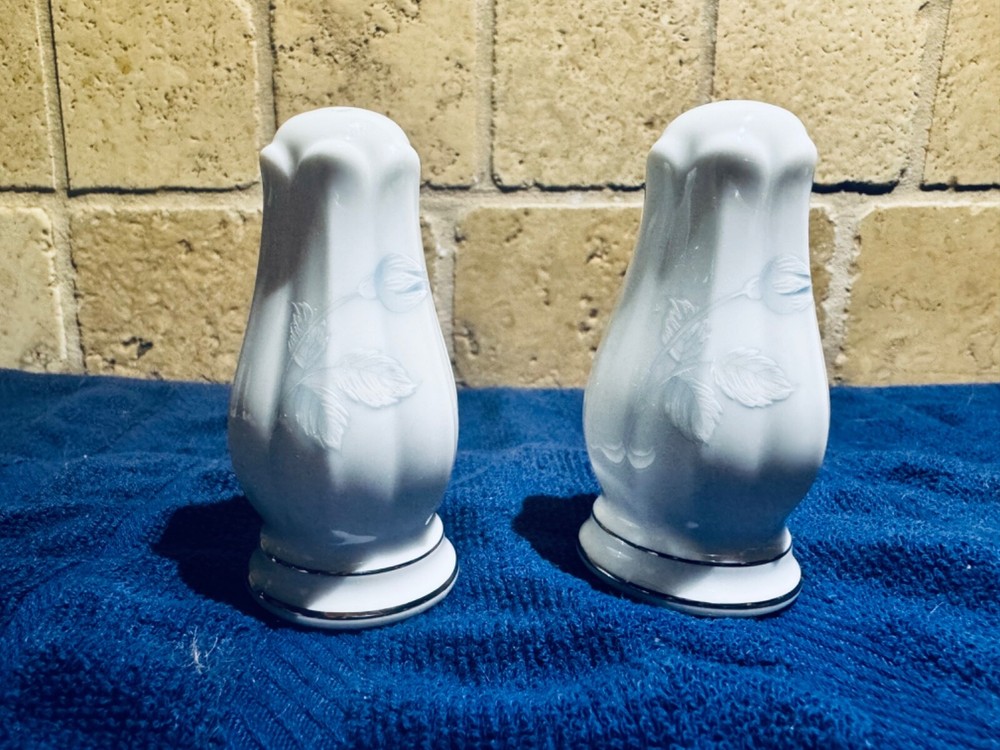 Noritake VIRTUE Pattern "2934" Salt & Pepper Shaker Set In NEW-MINT Condition