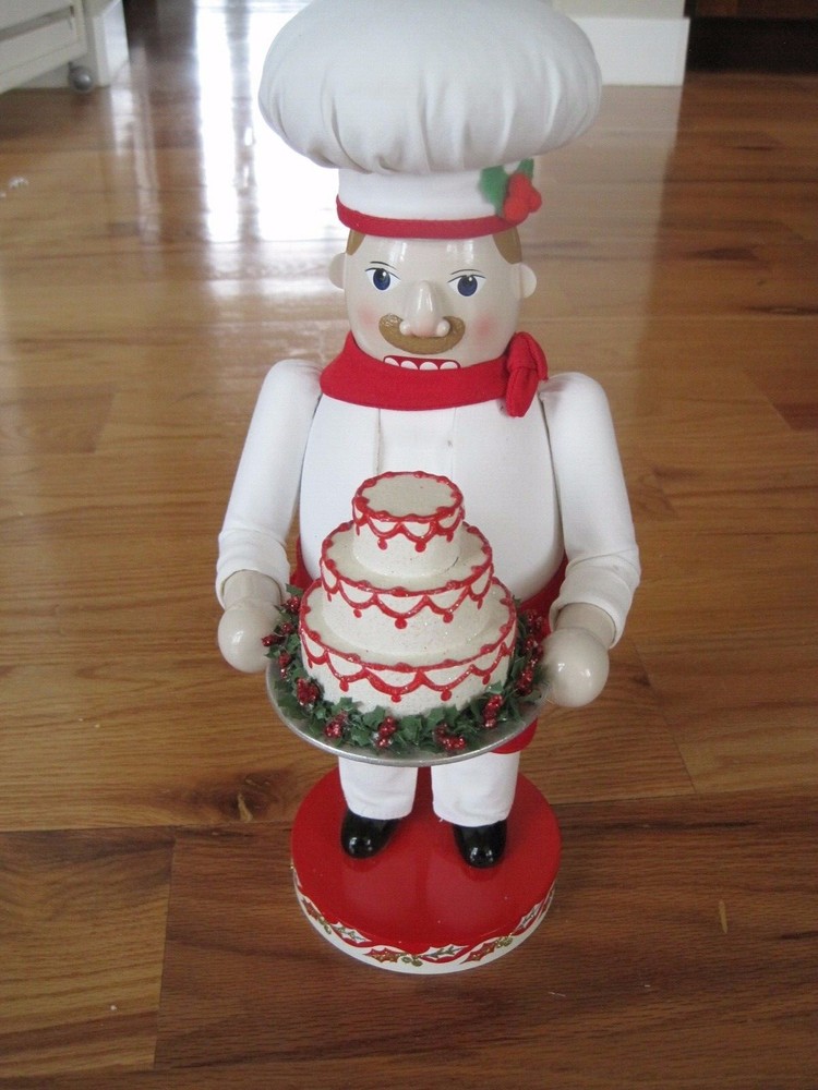 Nutcracker Village 2005 Baker 14" No Box