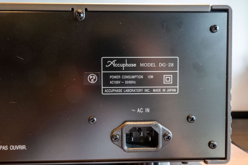 Accuphase DG-28 Digital Voicing Equalizer Unbalanced 100V Japan Audio Processor