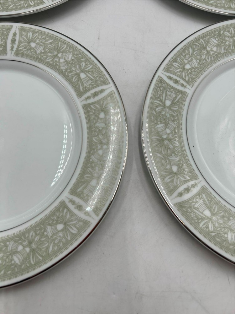 4) MIKASA CHAPEL DINNER PLATES VGC