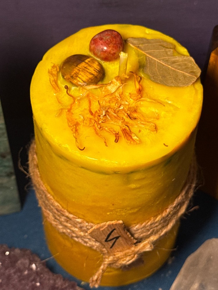 Ritual Rune Candle SOWILO