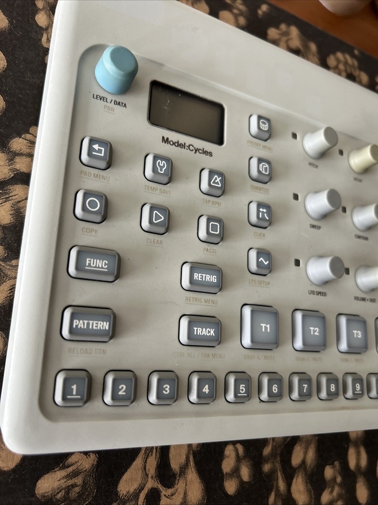 Elektron MODEL:CYCLES 6 Track FM Based Groove Box