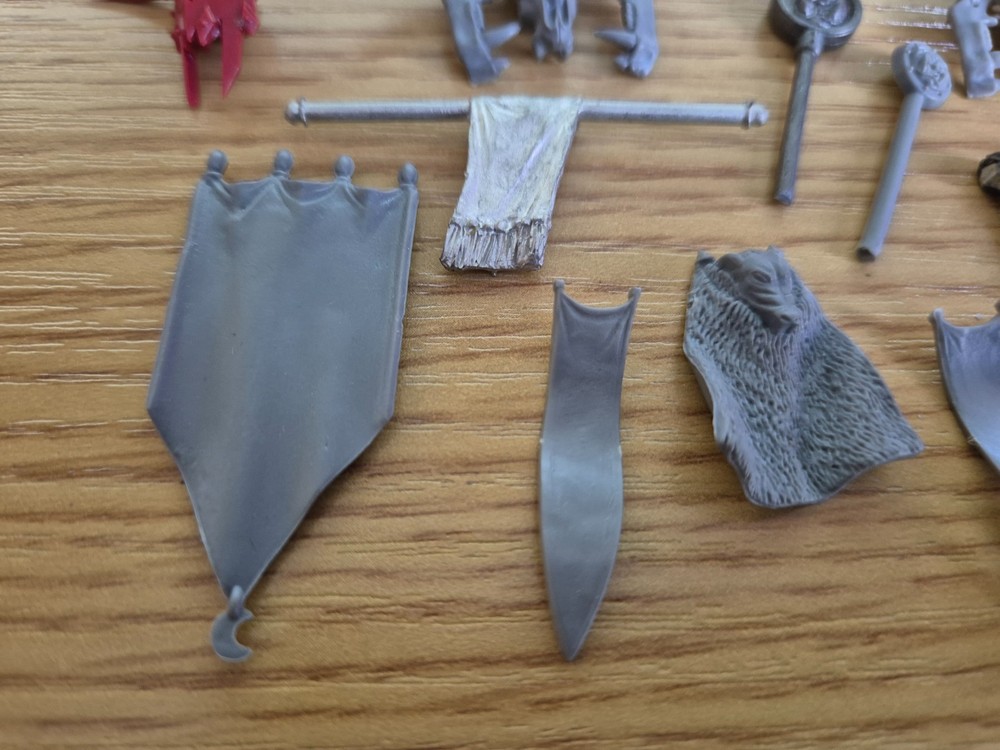 Games Workshop- Warhammer - banners and totems