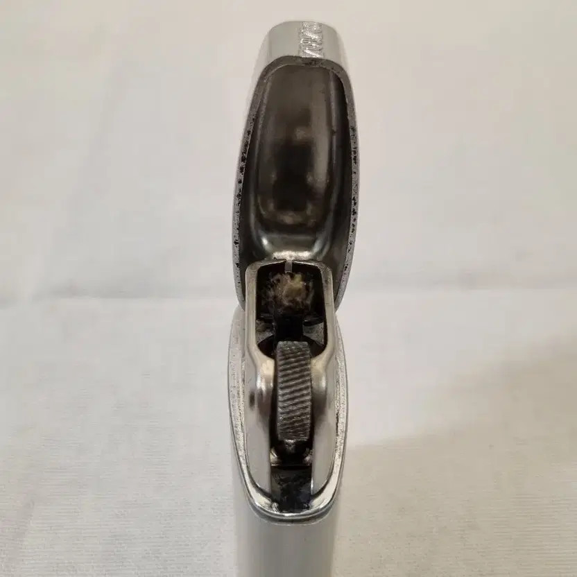 Lonsden Typhoon Oil Lighter 2