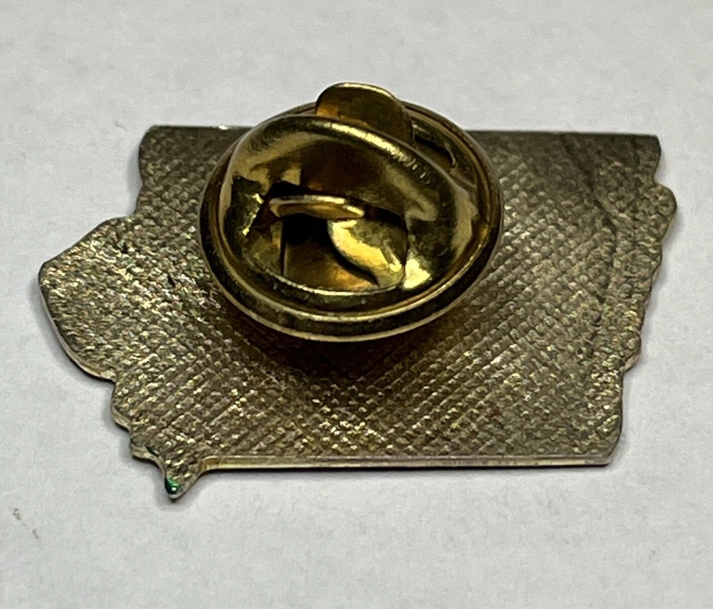 Iowa Lapel Pin State Shaped Souvenir Corn State