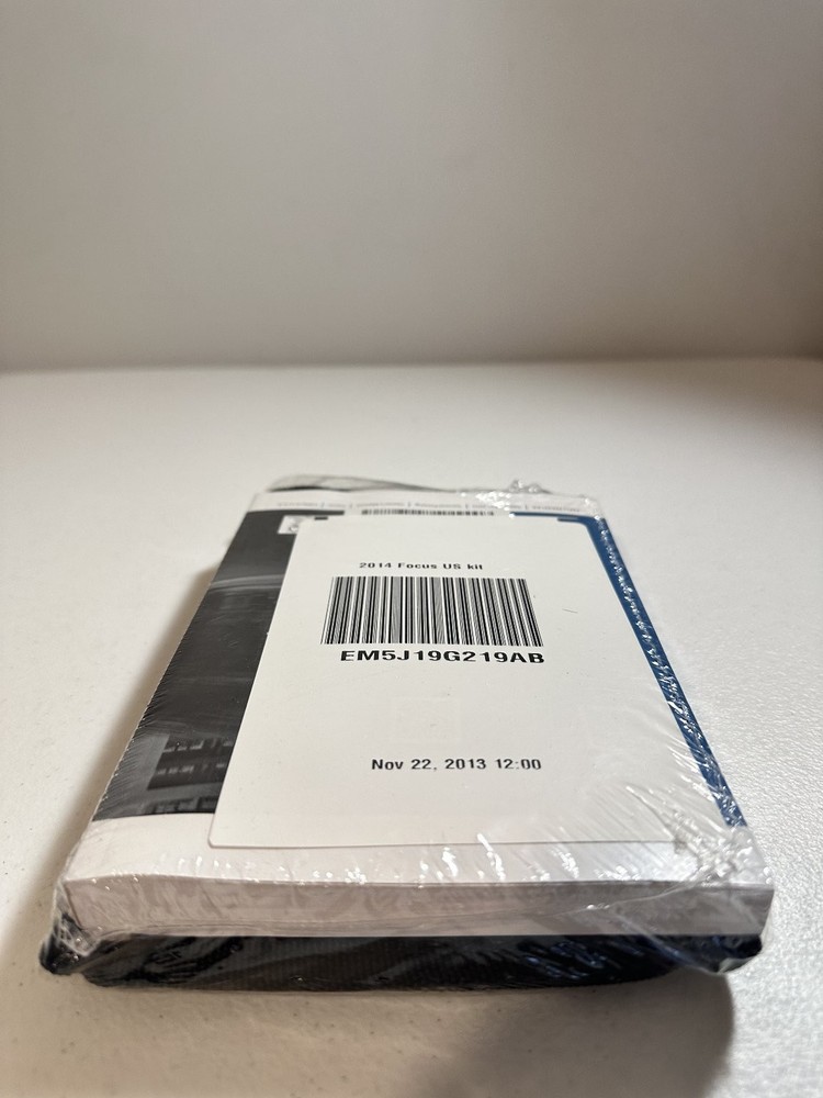 2014 Focus Owner's Manual Set With Case