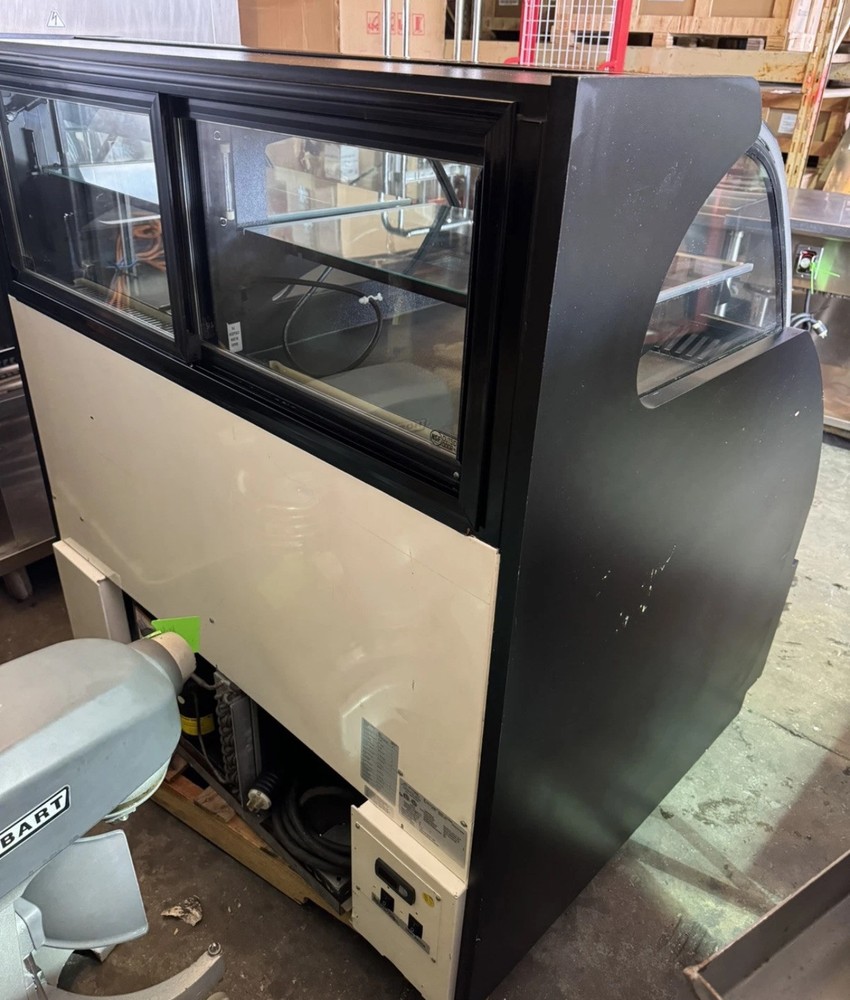 Structural Concepts Bakery Display Case, Refrigerated/Dry NICE WORKING SHAPE!