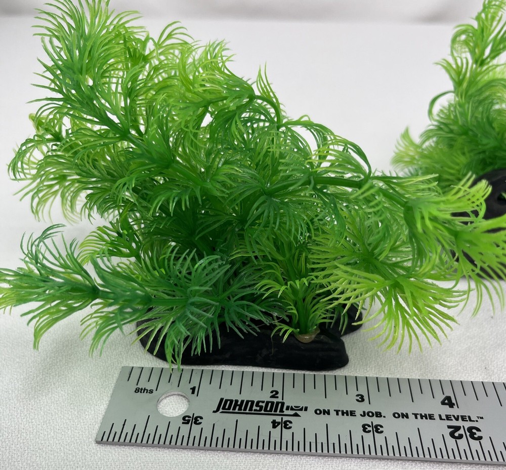 2PC Xunyee Plastic Aquarium Plants