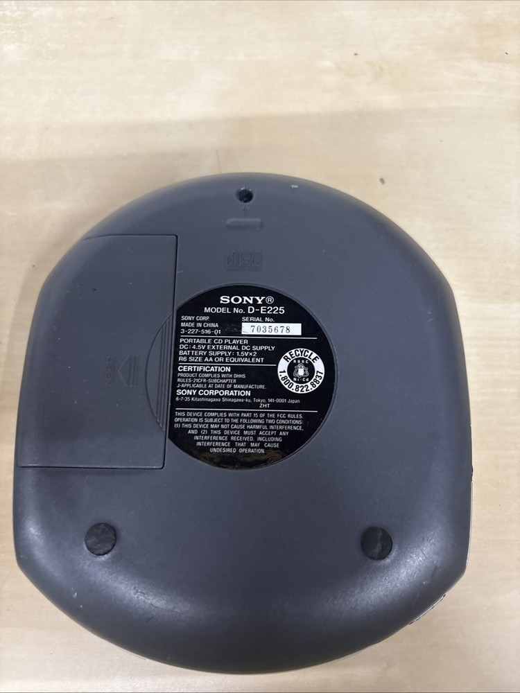 Sony CD Walkman Silver D-E225 ESPMAX - Working Tested