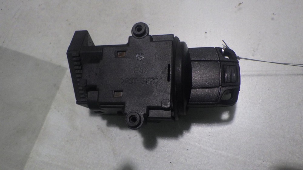 07 BMW 525i Ignition W/Key