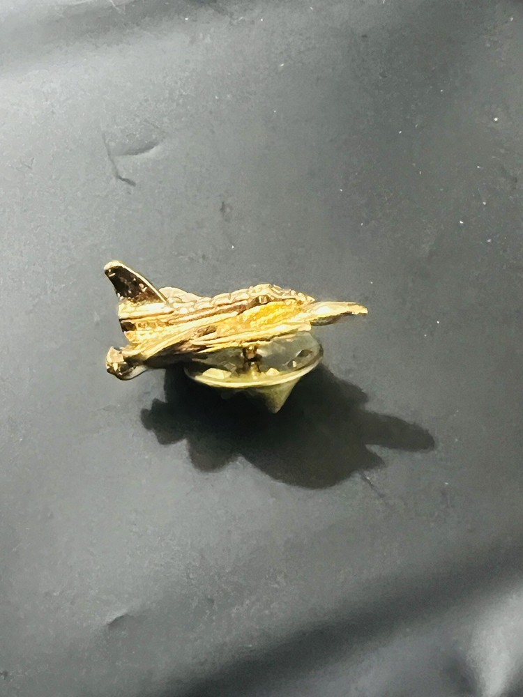 Space Shuttle Lapel Hat Jacket Pin Gold Color Metal 1”Long