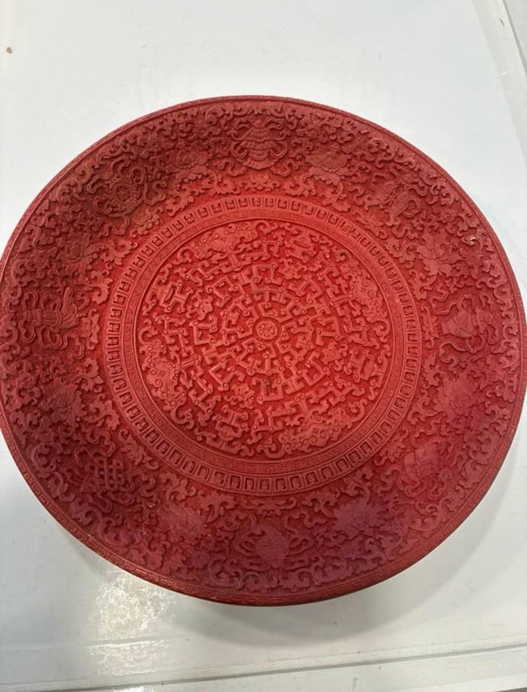 Collectible Chinese red cinnabar lacquerware plate