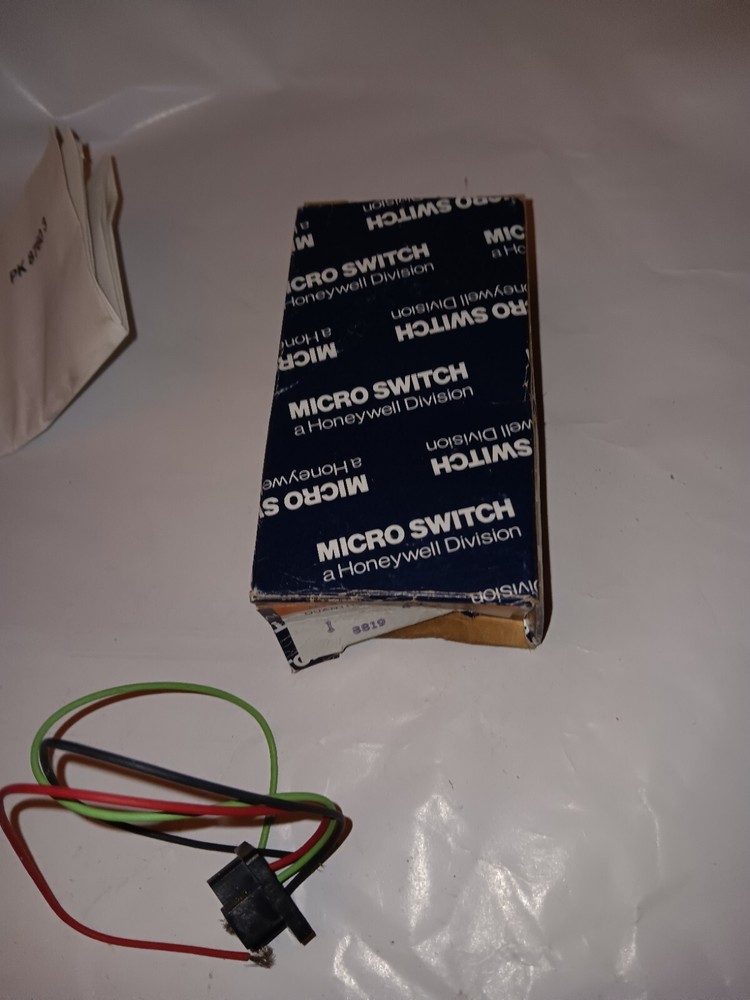 NEW GENUINE HONEYWELL MICRO SWITCH 4AV12A