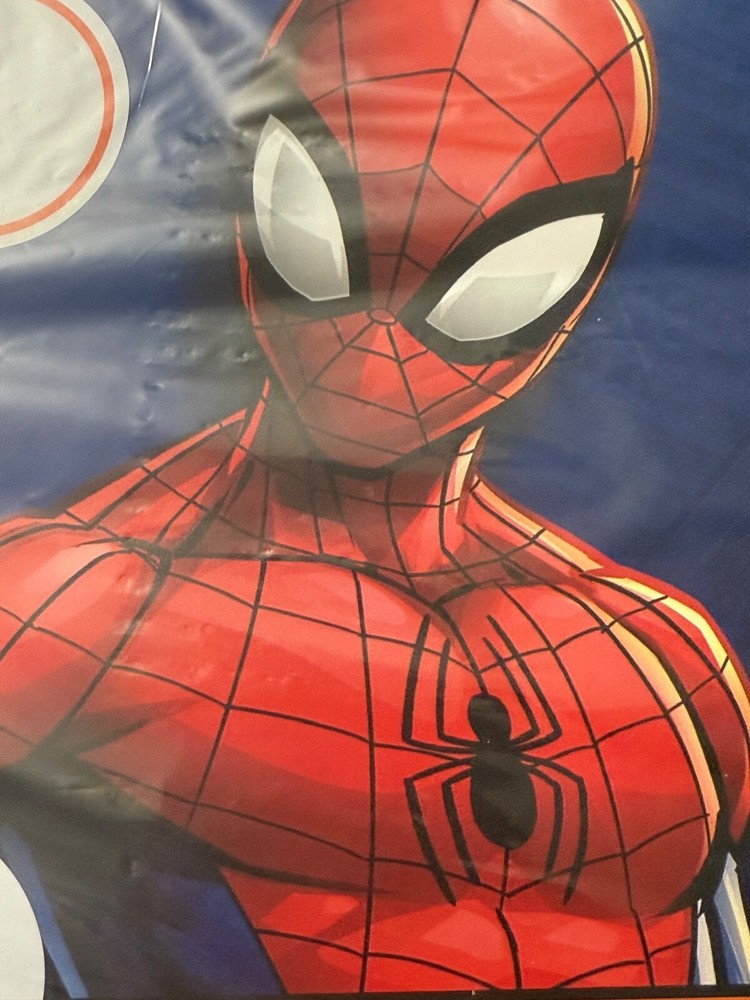 Marvel Spiderman Set, Cozy Plush Throw Blanket with Collectable Box