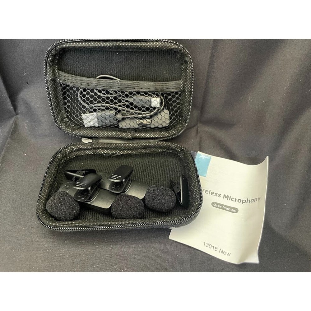 Wireless Lavalier Microphone with case NEW