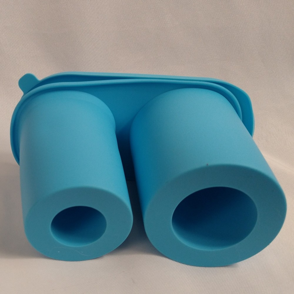 Silicone Cylindrical Ice Mold with Lid Ice Cube Tray Compatible with Stanley Cup