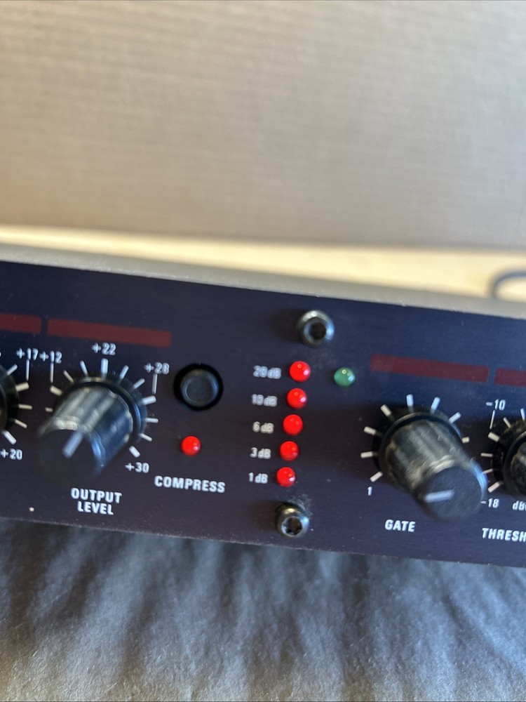 AUDIO LOGIC MT66 PRO Stereo Compressor Limiter - Powers On - Untested