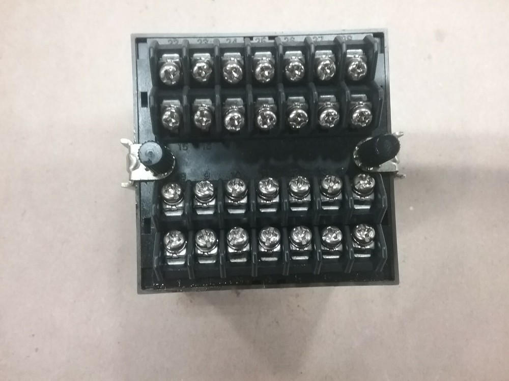 OMRON H8BM- Panel Mount Multi-Function Counter 24 VDC #50F55